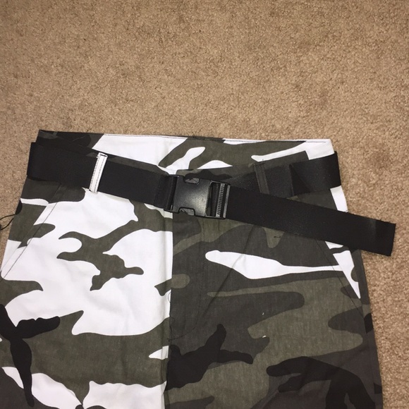 Zaful Camo High Waisted Jogger Pants - Picture 3 of 6
